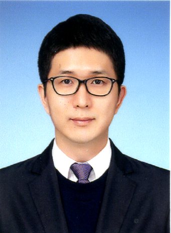 김총명사진